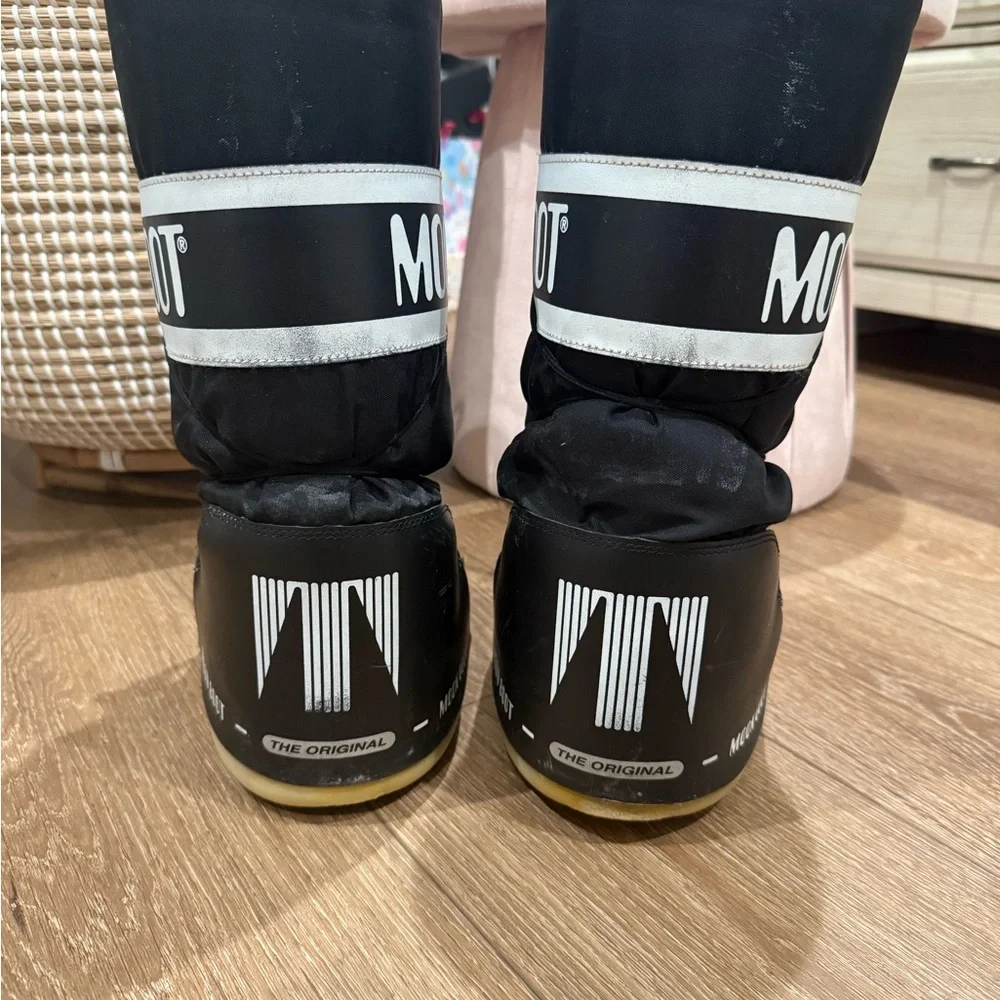 Moon Boot Black Snow Boots with Cream Sole and Branded Strap - Picture 5 of 5